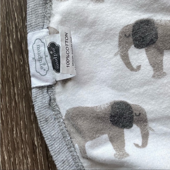 MudPie gray elephants plaid blanket - Picture 2 of 10